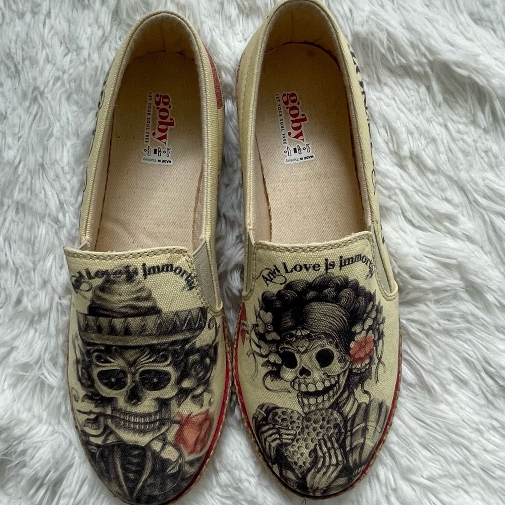 NWT Goby Day of the Dead Forever Love Sneakers